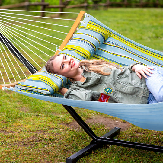 SUNCREAT-Double-Quilted-Hammock-with-Stand#color_yellow-blue