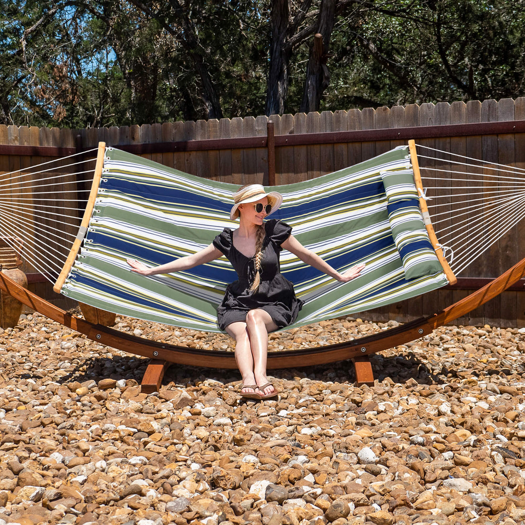 hammock-with-wood-stand#color_dark-green-stripes