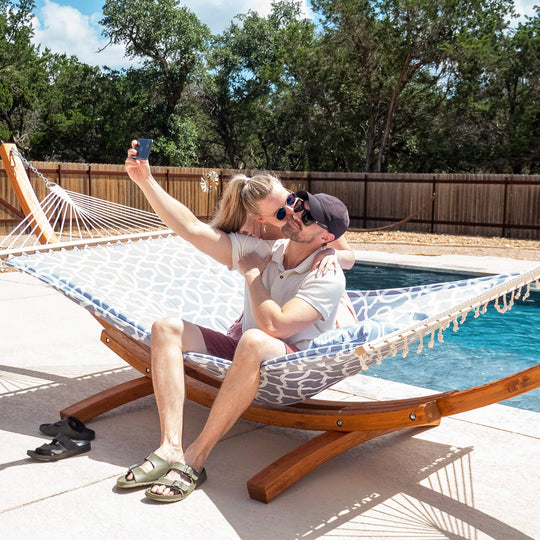 SUNCREAT-outdoor-double-quilted-hammock-with-stand#color_gray