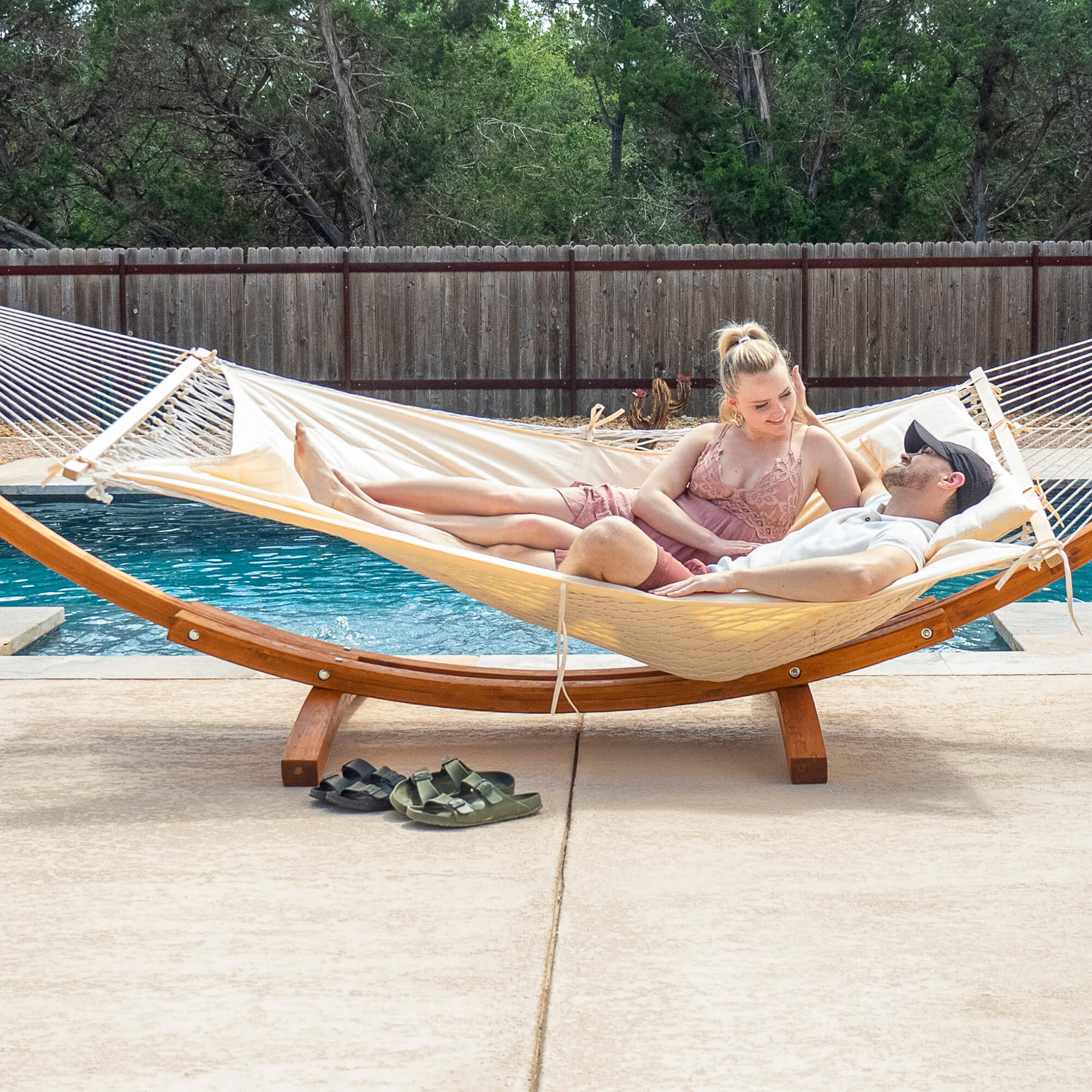 rope-hammock-with-wood-stand#color_beige