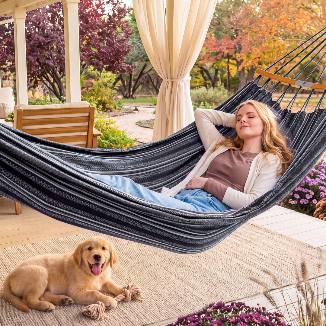 SUNCREAT-Hammock-with-Curved-Bamboo-Spreader-Bar#color_black