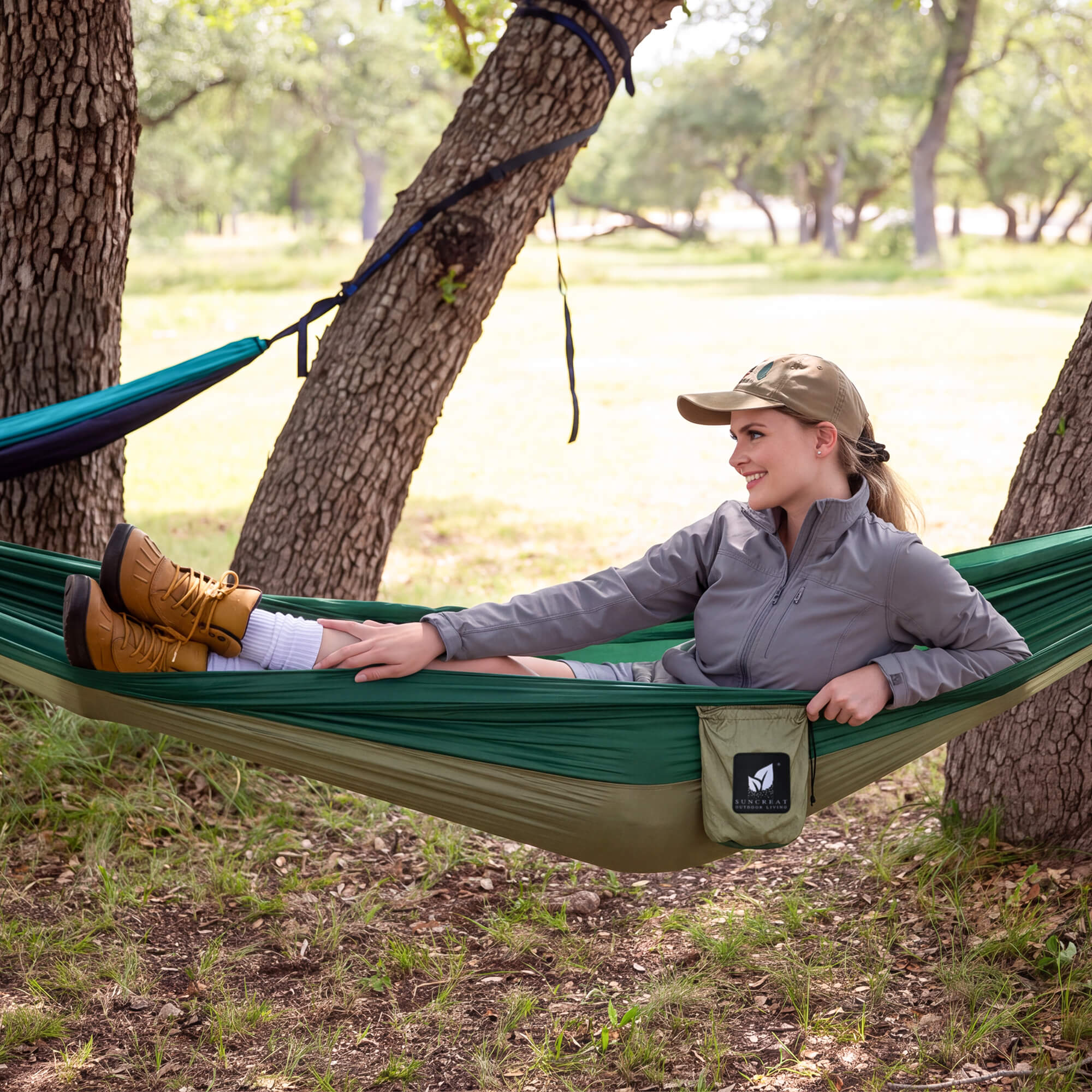 suncreat-camping-hammocks#color-ch_green-light-green