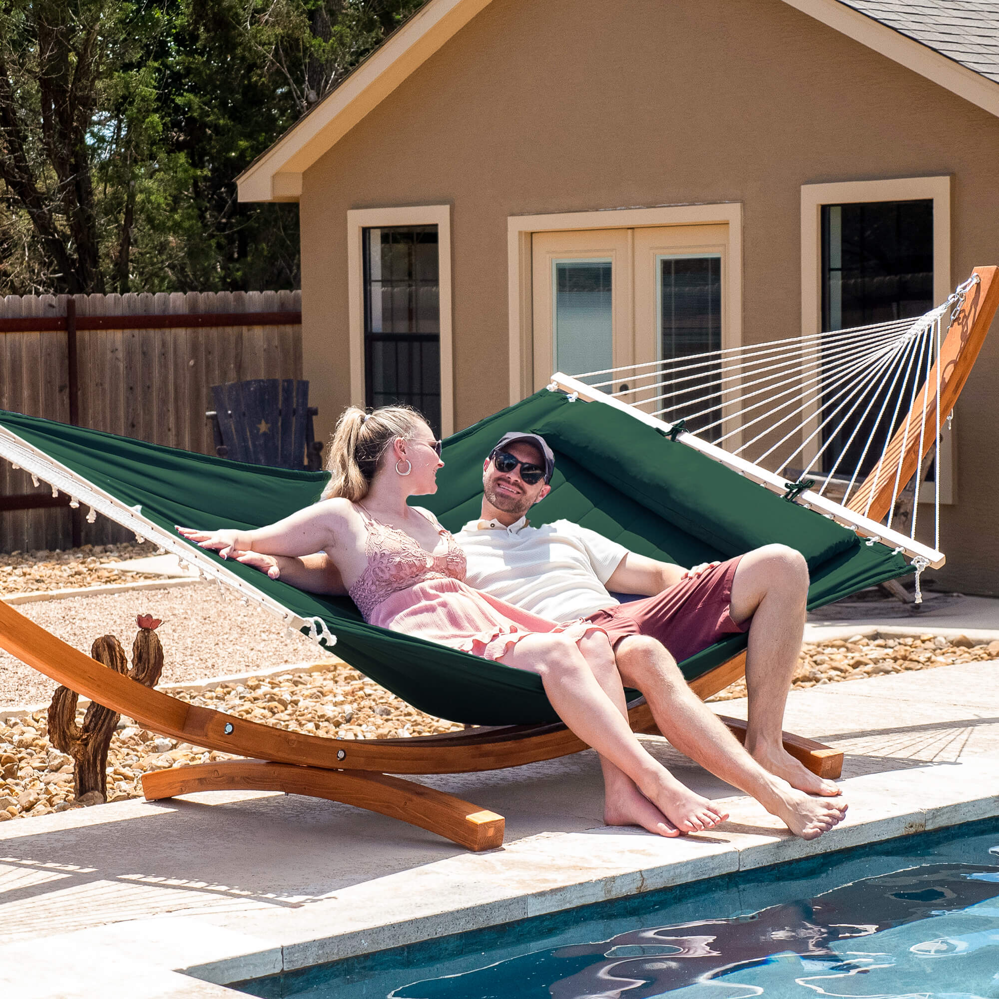 SUNCREAT-2-person-large-quilted-hammock-with-stand#color_dark-green